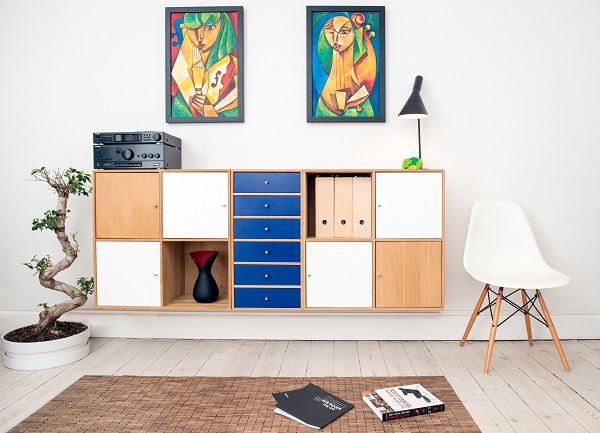 Jak oteplit minimalistický interiér záložený na skanidnávském stylu?